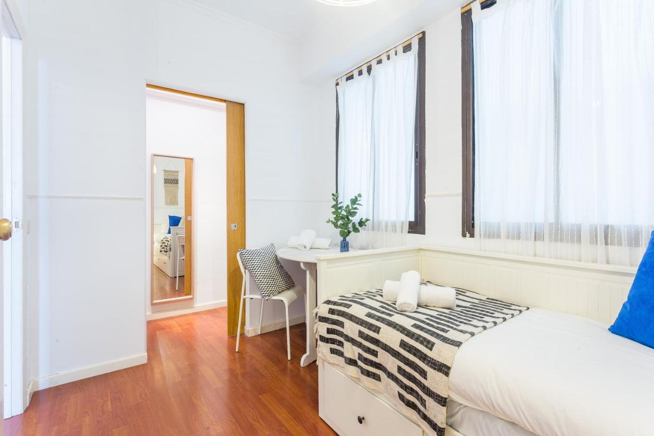 Lodging Apartments Illa Diagonal Barcelona Luaran gambar