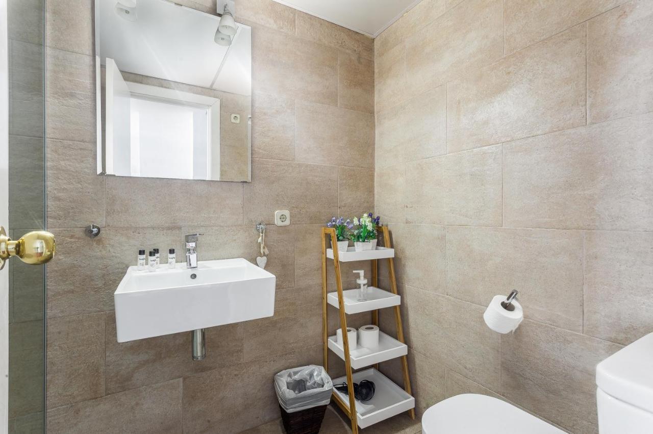 Lodging Apartments Illa Diagonal Barcelona Luaran gambar