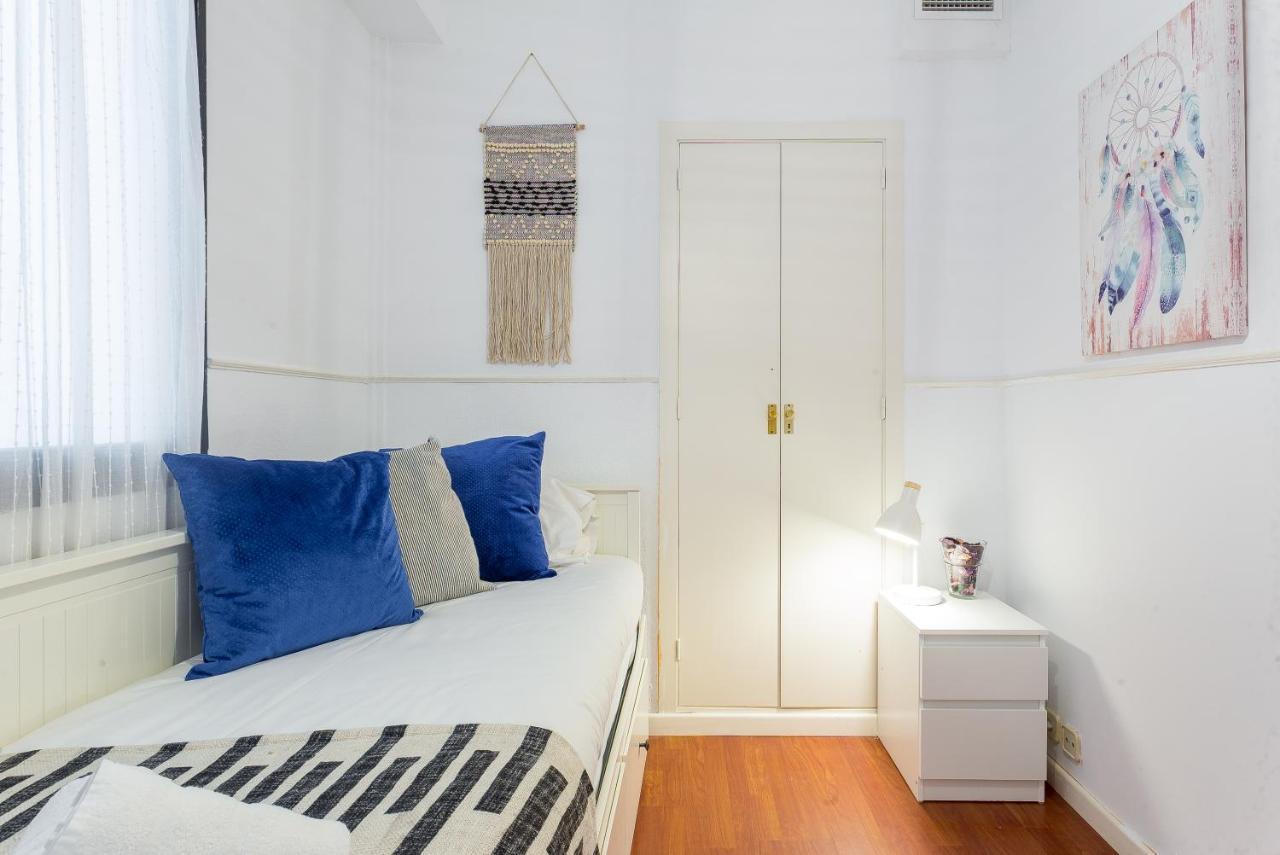 Lodging Apartments Illa Diagonal Barcelona Luaran gambar