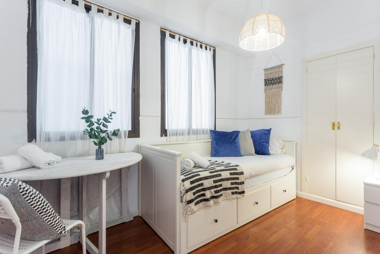 Lodging Apartments Illa Diagonal Barcelona Luaran gambar